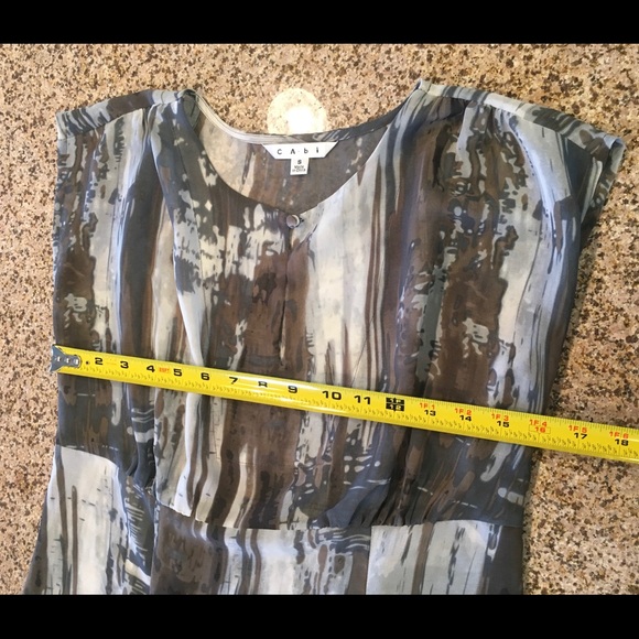 CAbi Small Grey Painted Tunic Keyhole Blouse 651 - Picture 8 of 8